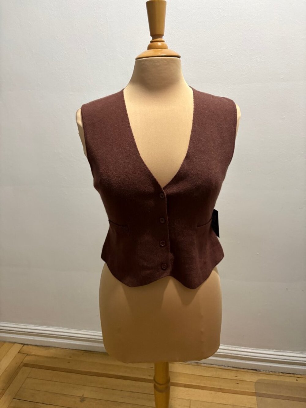 JLUXLABEL Signature Elegance Vest ribbed 4 button sweater vest in brown